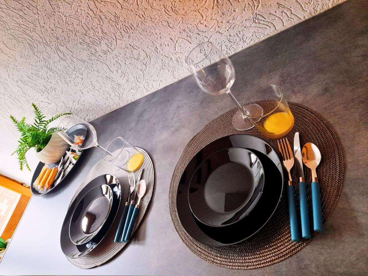 L'Authentique - Appartement Cosy En Hyper Centre بوفيه المظهر الخارجي الصورة